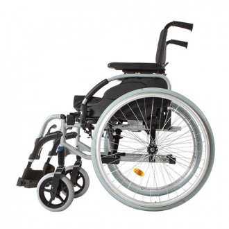 Кресла-коляска с ручным приводом Invacare Action 2 NG в Минске