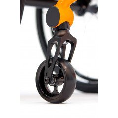 Передние колёса литые
