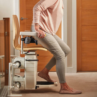 Подъёмник кресельный лестничный Bespoke Stairlifts Infinity V9 в Минске